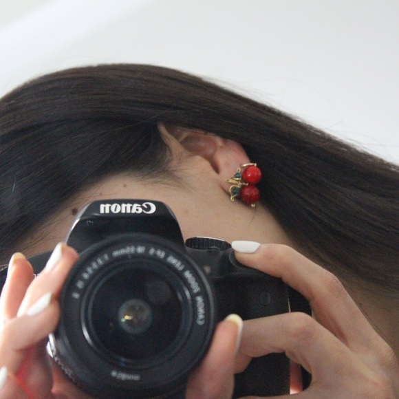 Venezuelan handmade cherry earrings - Picture 3 of 3